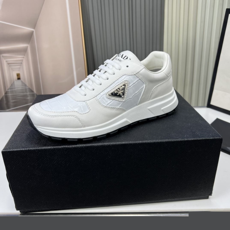 Pra*a casual shoes